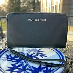 Michael Kors Black Leather Crossgrain Zip Around Wallet Wristlet